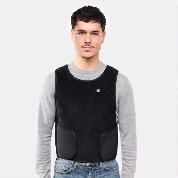 Gilet warm active avec batterie éco-conçue sur mannequin homme